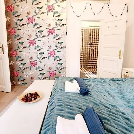 アパート Travelers Award Winning Place In The Heart Of Kamilla ブダペスト
