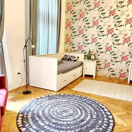 Travelers Award Winning Place In The Heart Of Kamilla Apartament *